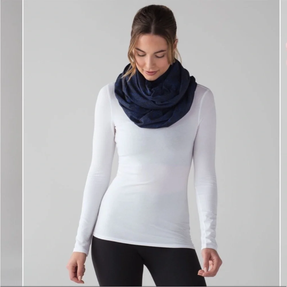 Lululemon Vinyasa Scarf Navy Blue, Excellent Condition